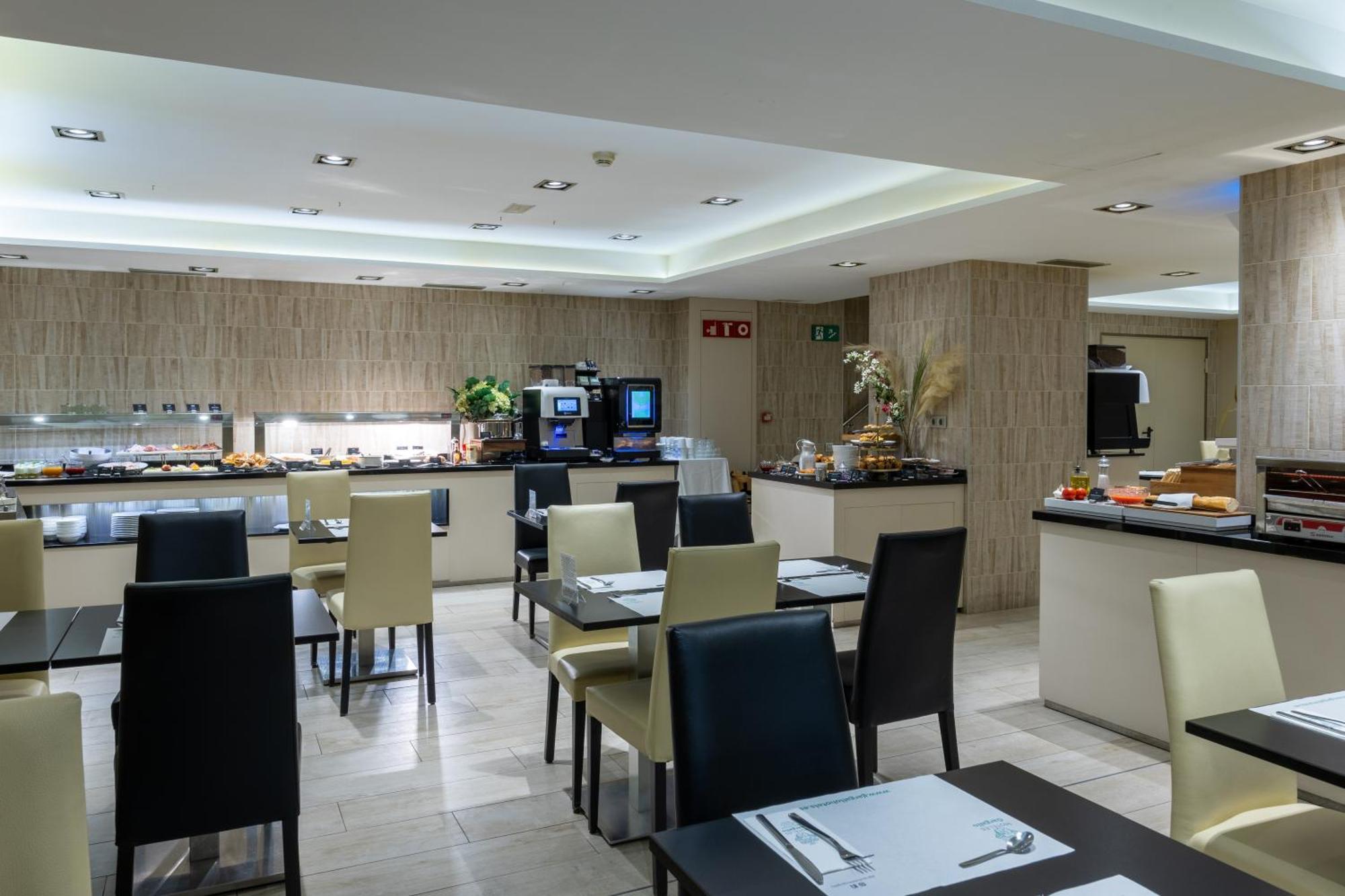 Hotel Lyon Барселона Экстерьер фото